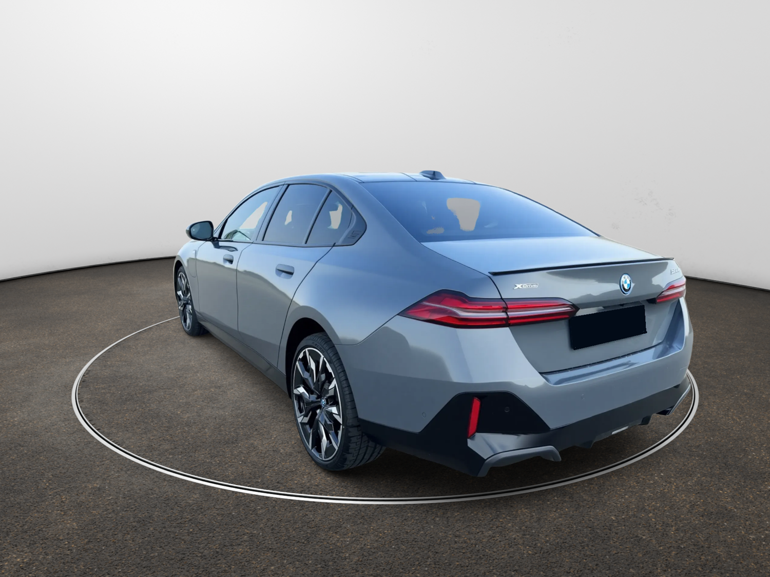 2025 BMW 550e xDrive M Sportpaket Pro Innovationspaket - Image 4