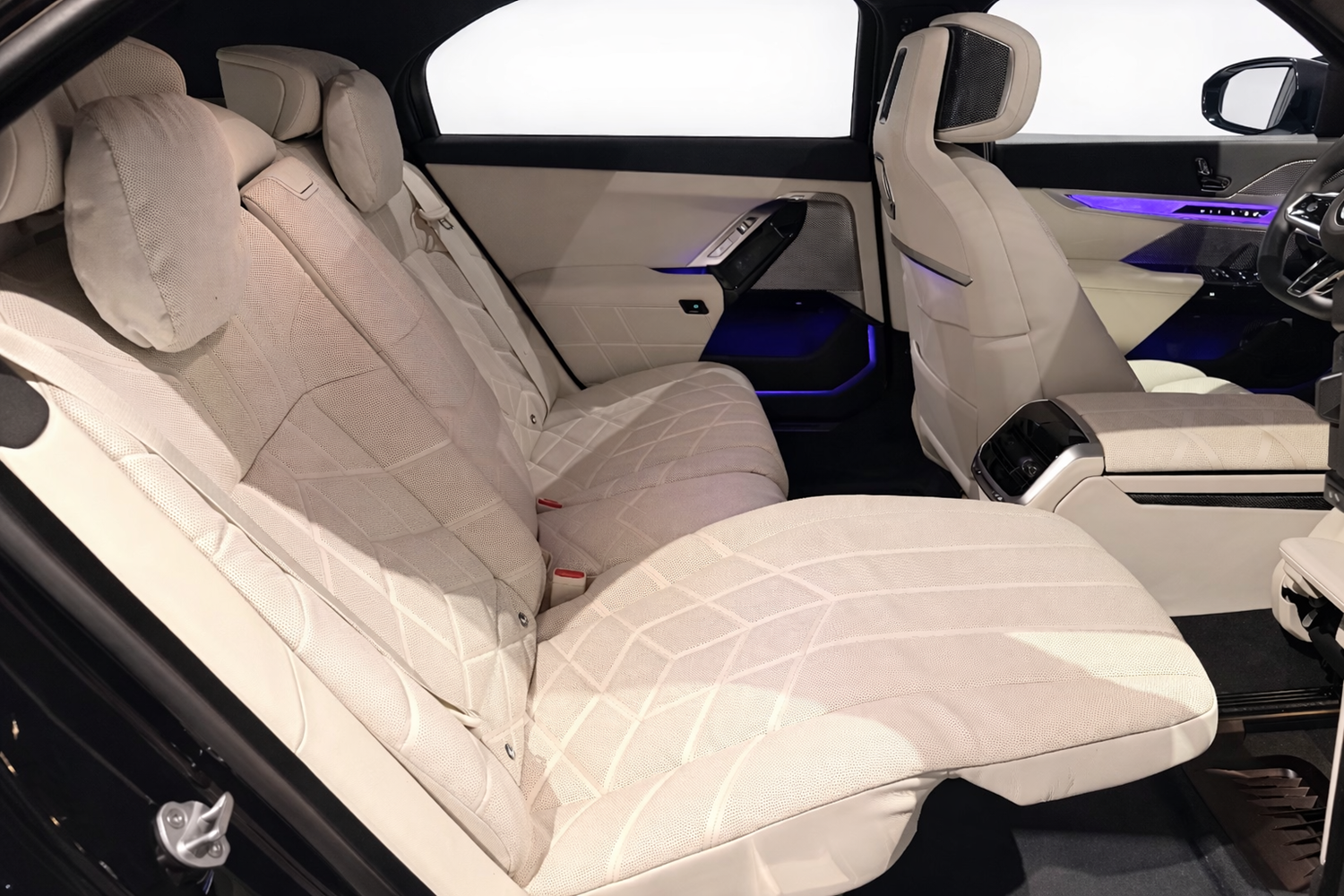 2025 BMW 740 d xDrive M Sport*All Extra* - Image 10